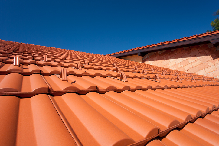 dach z dachówki ceramicznej